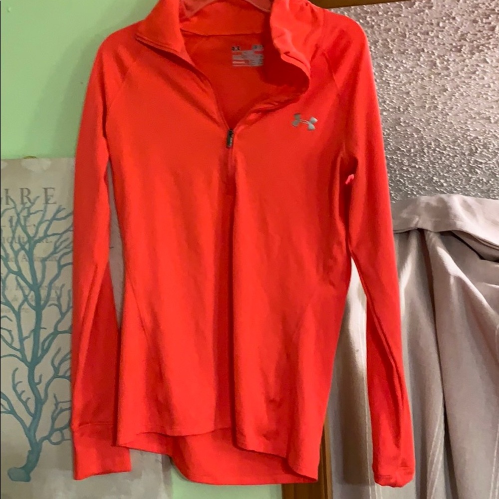 Under Armor Semi Fitted Pullover